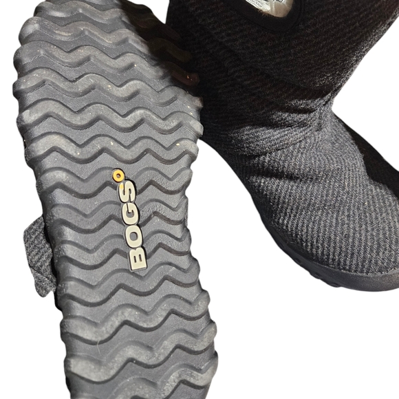 Womens size 8 bogs - Picture 2 of 5
